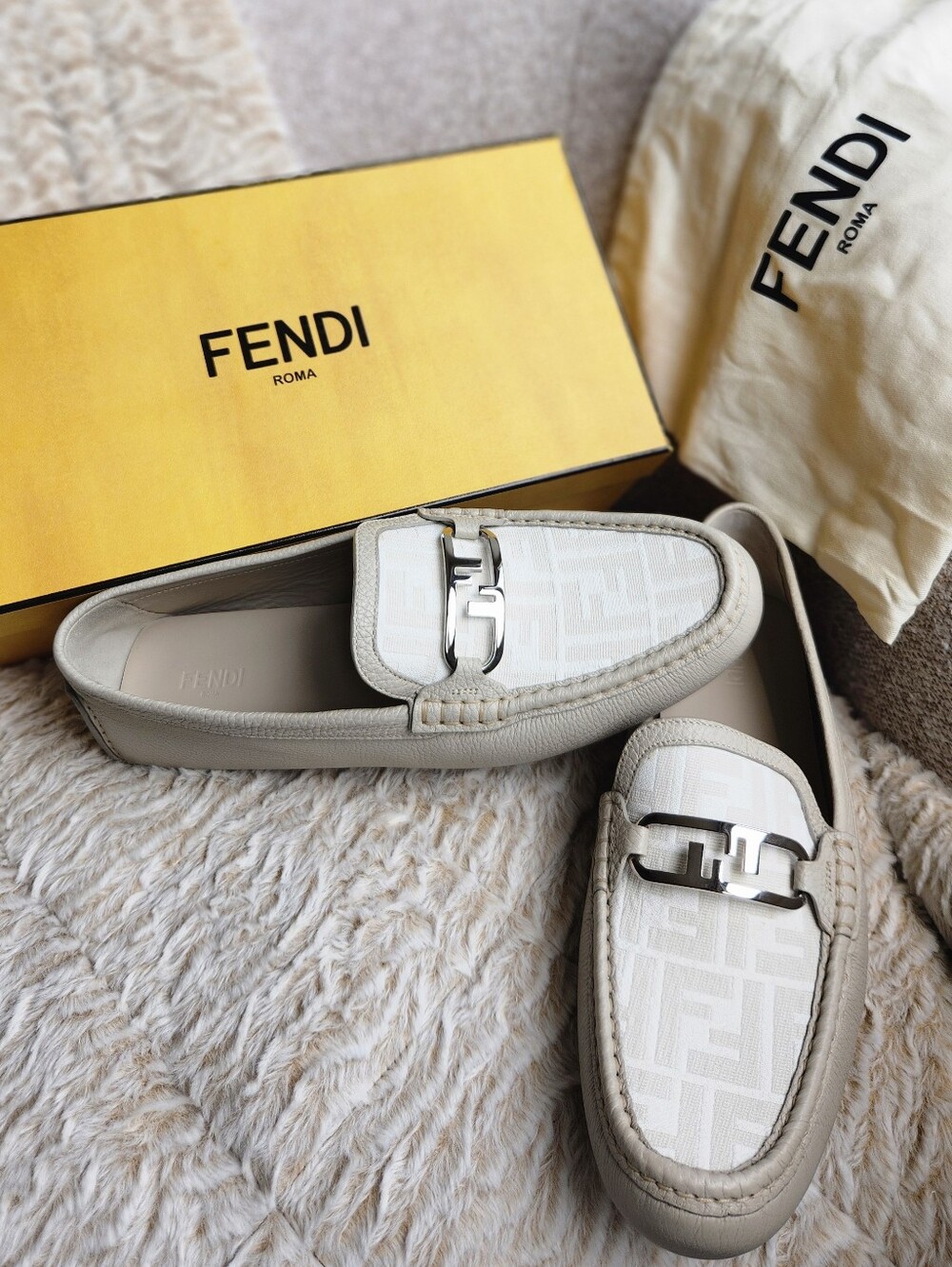 Men's Fendi Cream 'O Lock FF Logo Leather Loafer with Silver Buckle - Picture 4 of 4